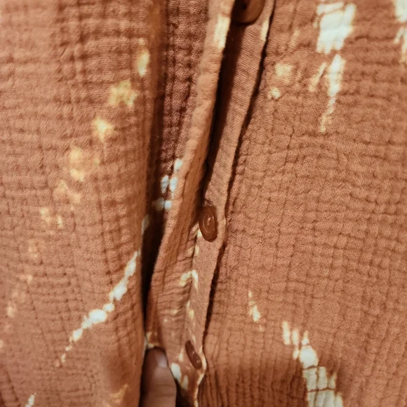 FFB NWOT Tunic Med tie dye brown and white 3/4 sleeve button up - Picture 4 of 8